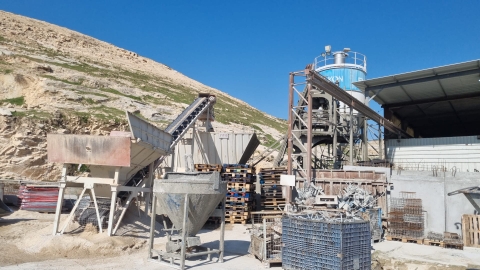 מפעל בטון.jpeg